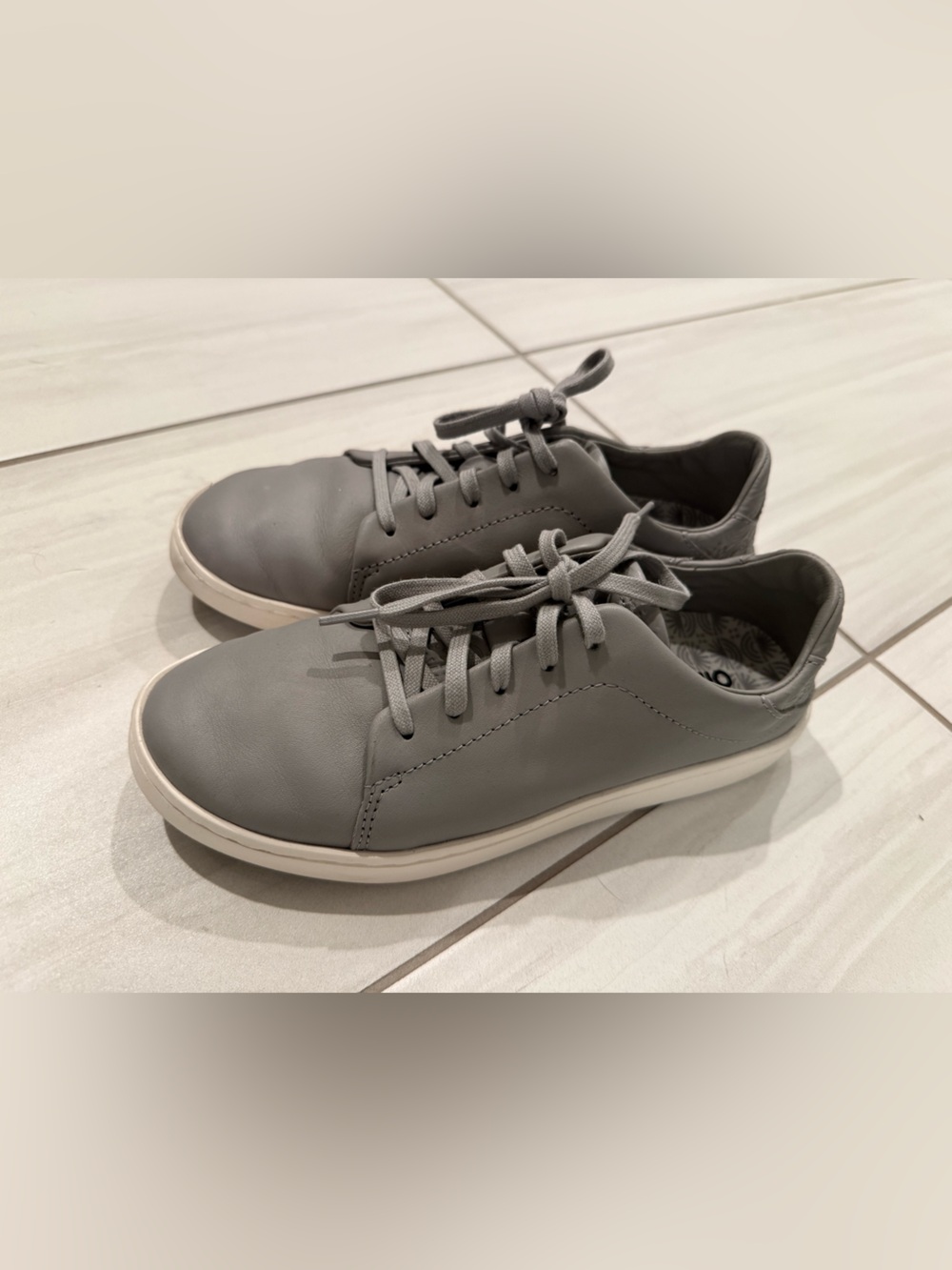 OluKai Women's Gray Low-Top Leather Sneakers